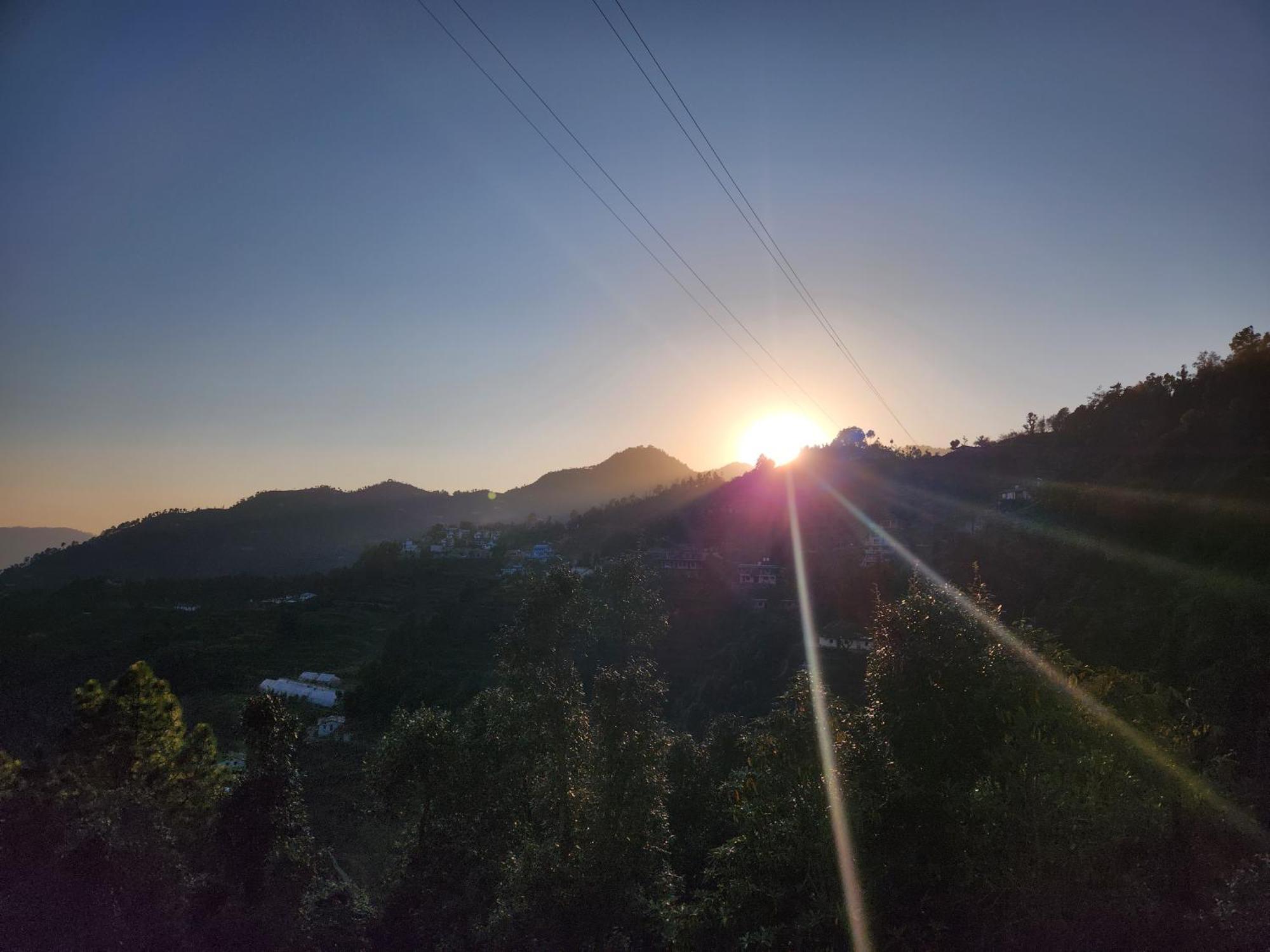 Mountain Golden Ray Apartment มุกเตชวาร์ ภายนอก รูปภาพ