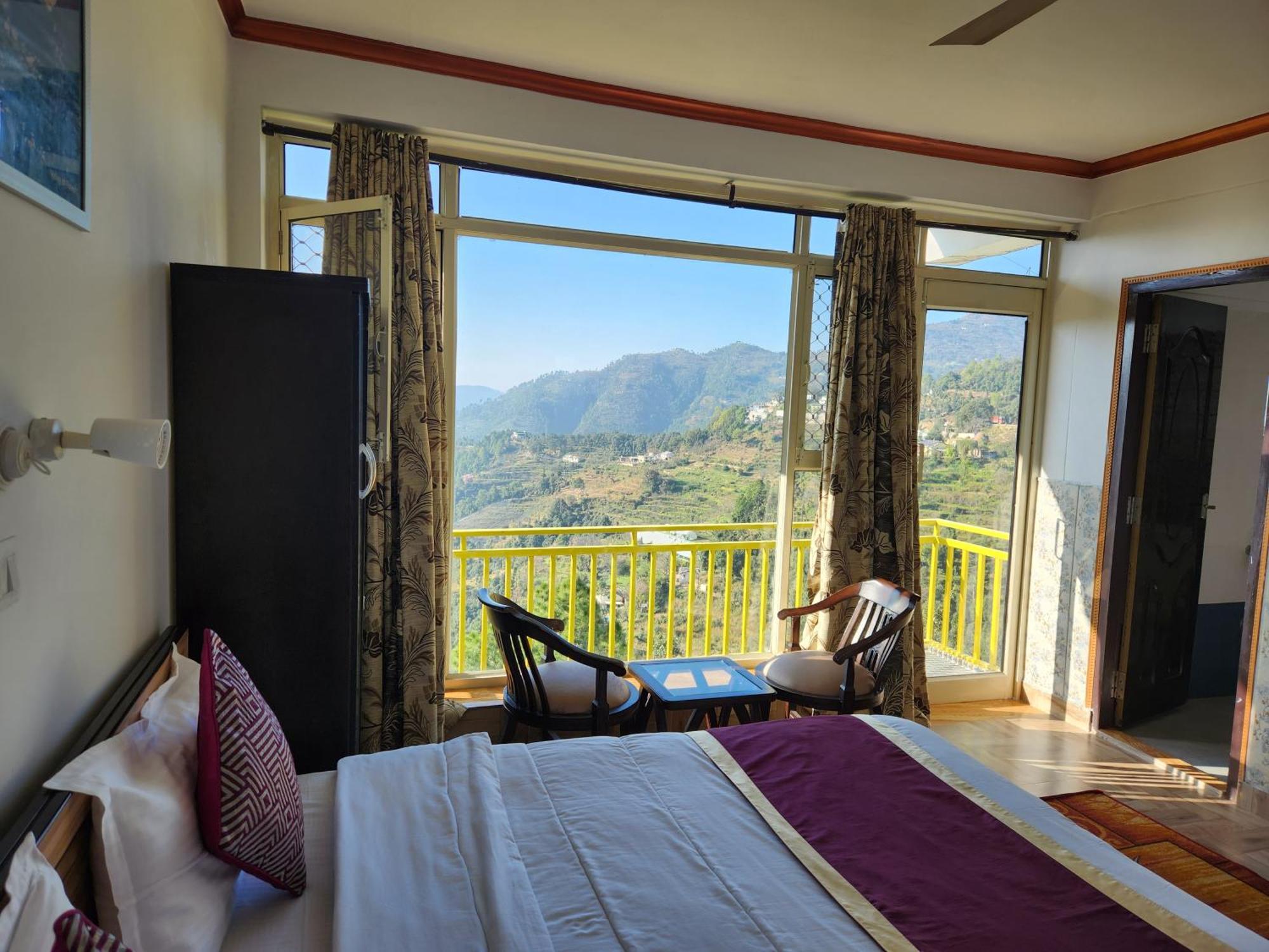 Mountain Golden Ray Apartment มุกเตชวาร์ ภายนอก รูปภาพ