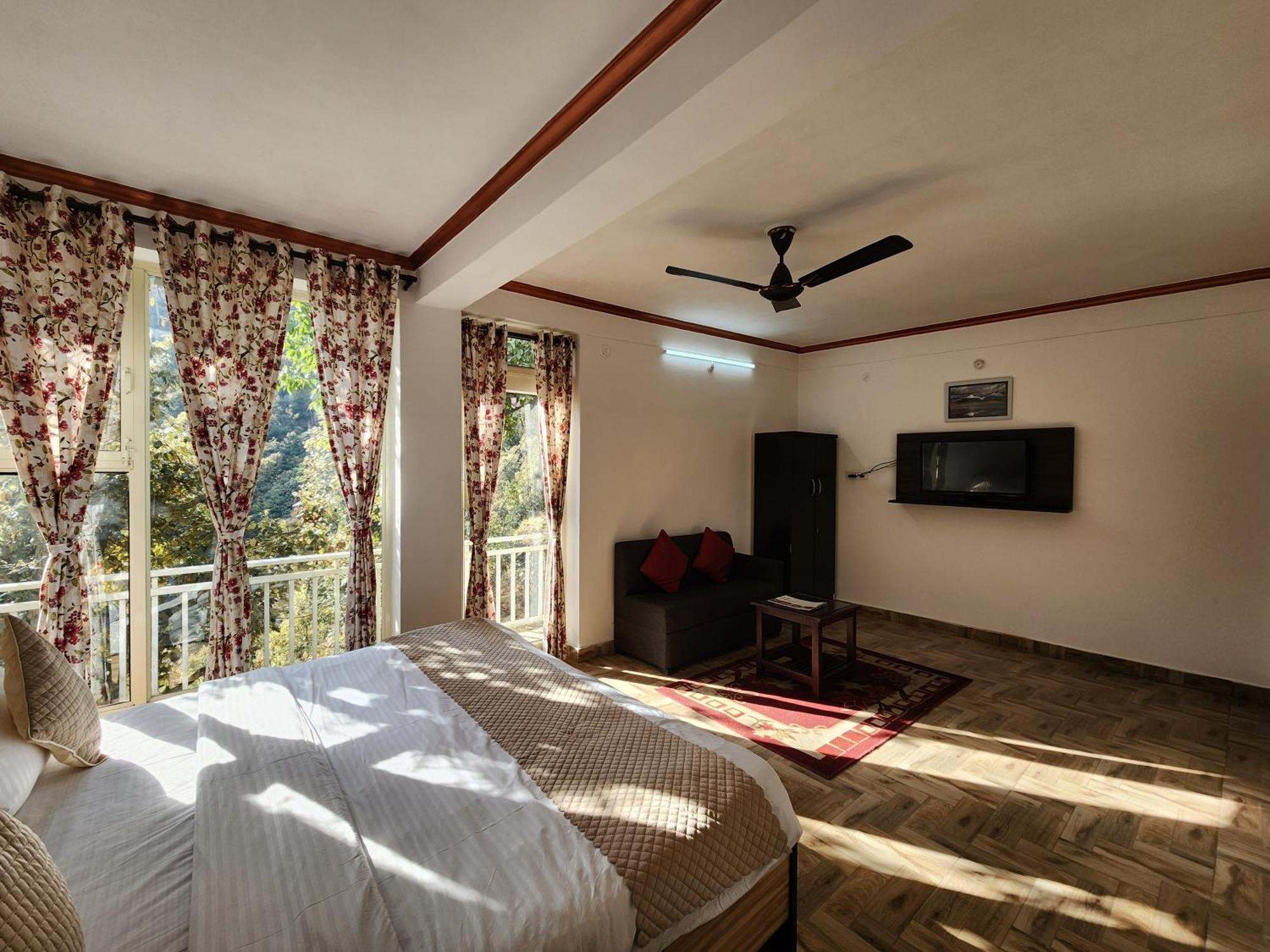 Mountain Golden Ray Apartment มุกเตชวาร์ ภายนอก รูปภาพ