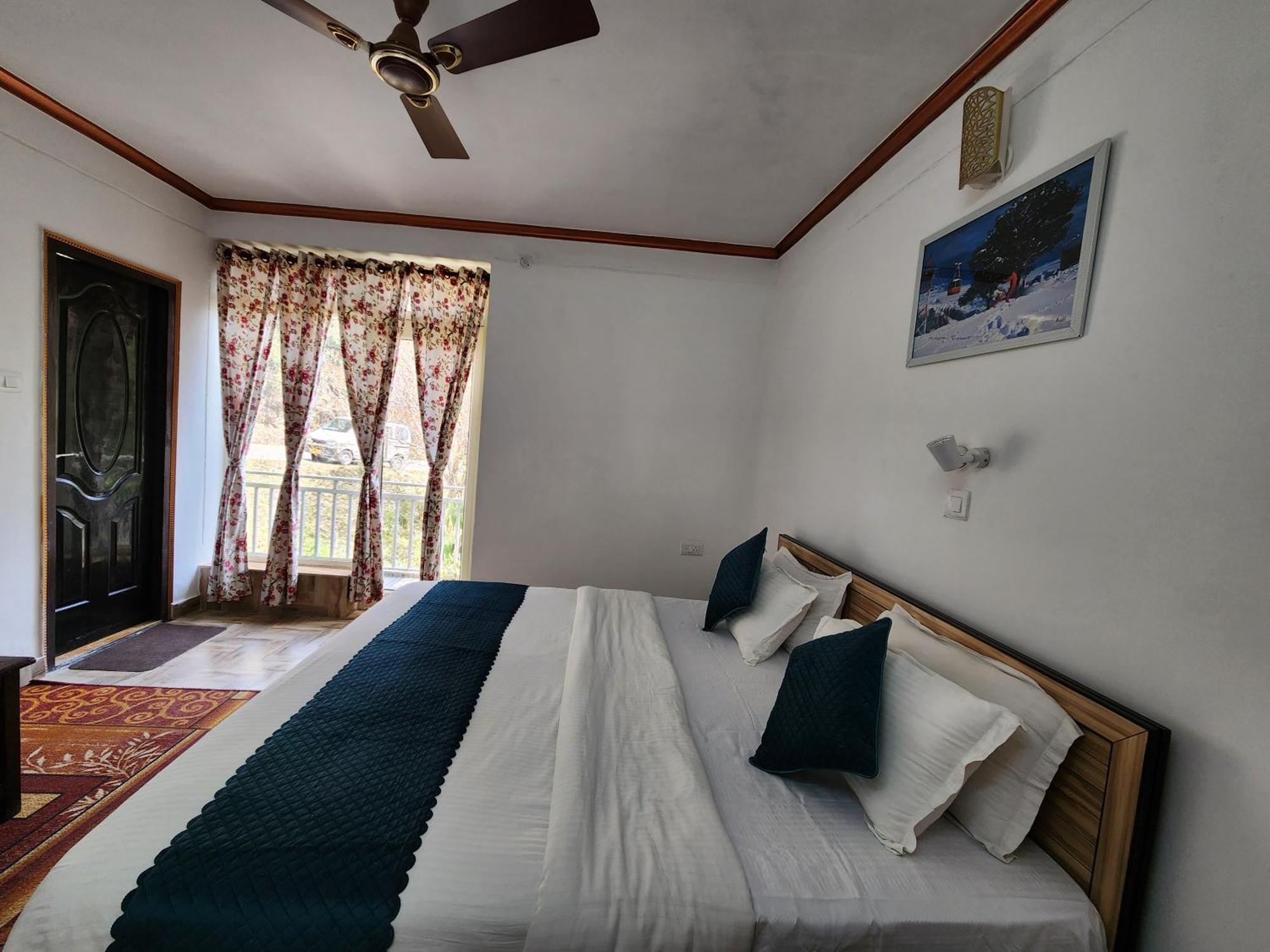 Mountain Golden Ray Apartment มุกเตชวาร์ ภายนอก รูปภาพ
