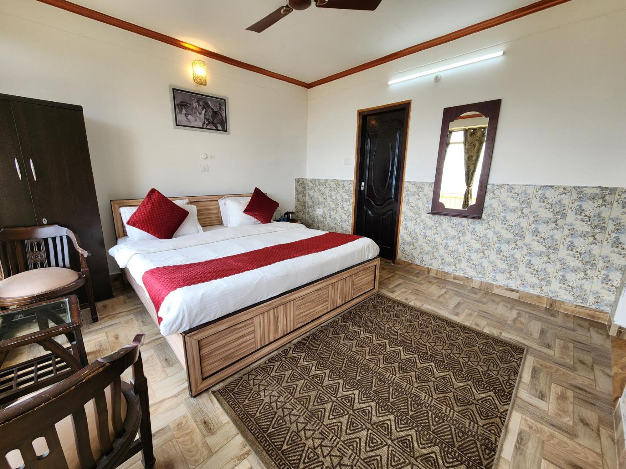 Mountain Golden Ray Apartment มุกเตชวาร์ ภายนอก รูปภาพ