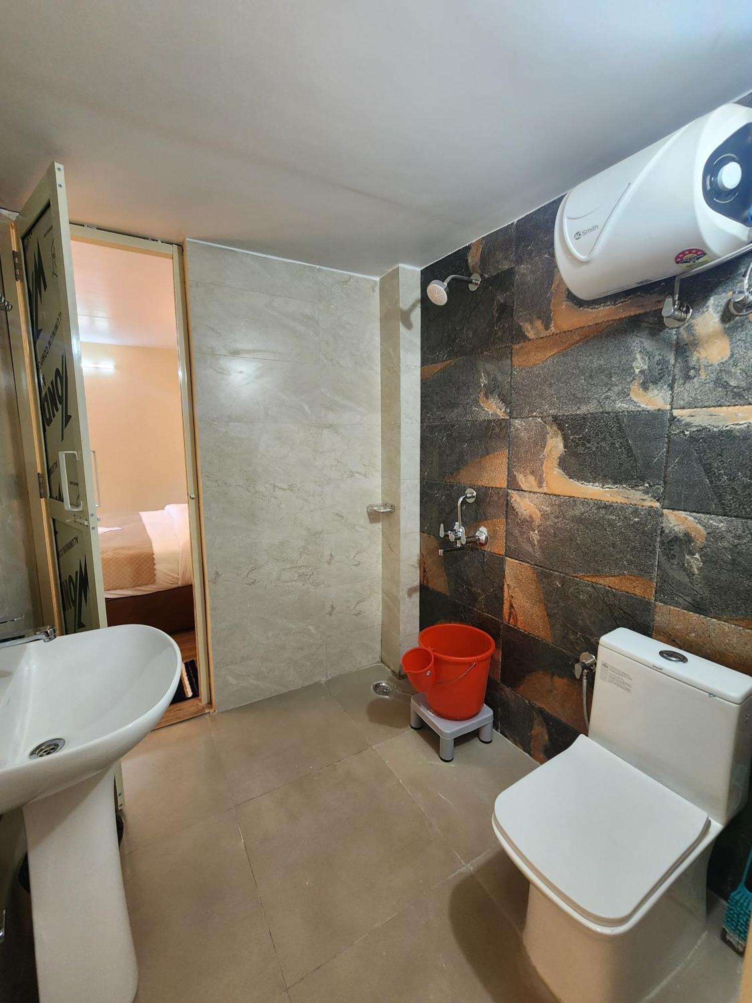 Mountain Golden Ray Apartment มุกเตชวาร์ ภายนอก รูปภาพ