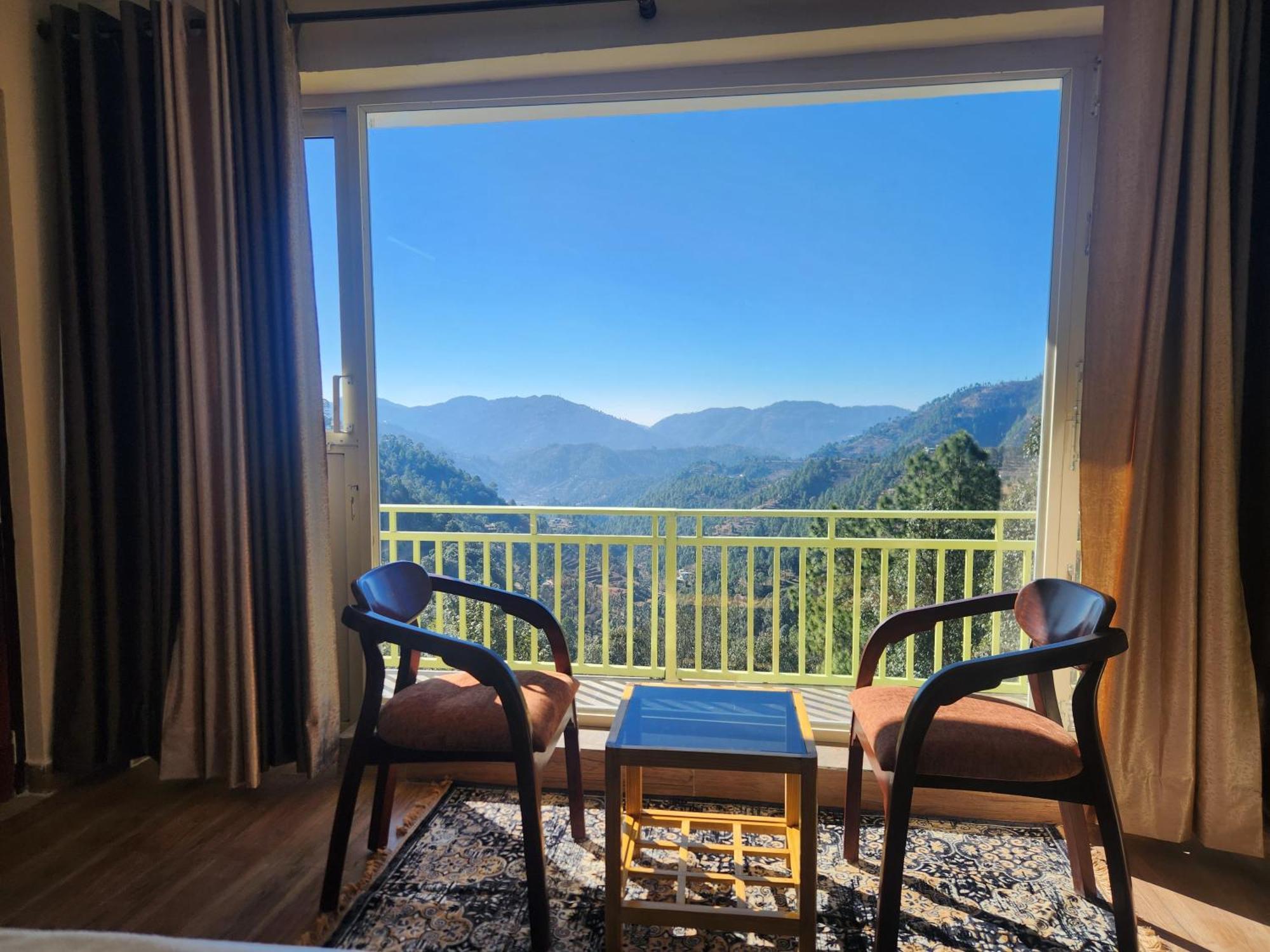 Mountain Golden Ray Apartment มุกเตชวาร์ ภายนอก รูปภาพ