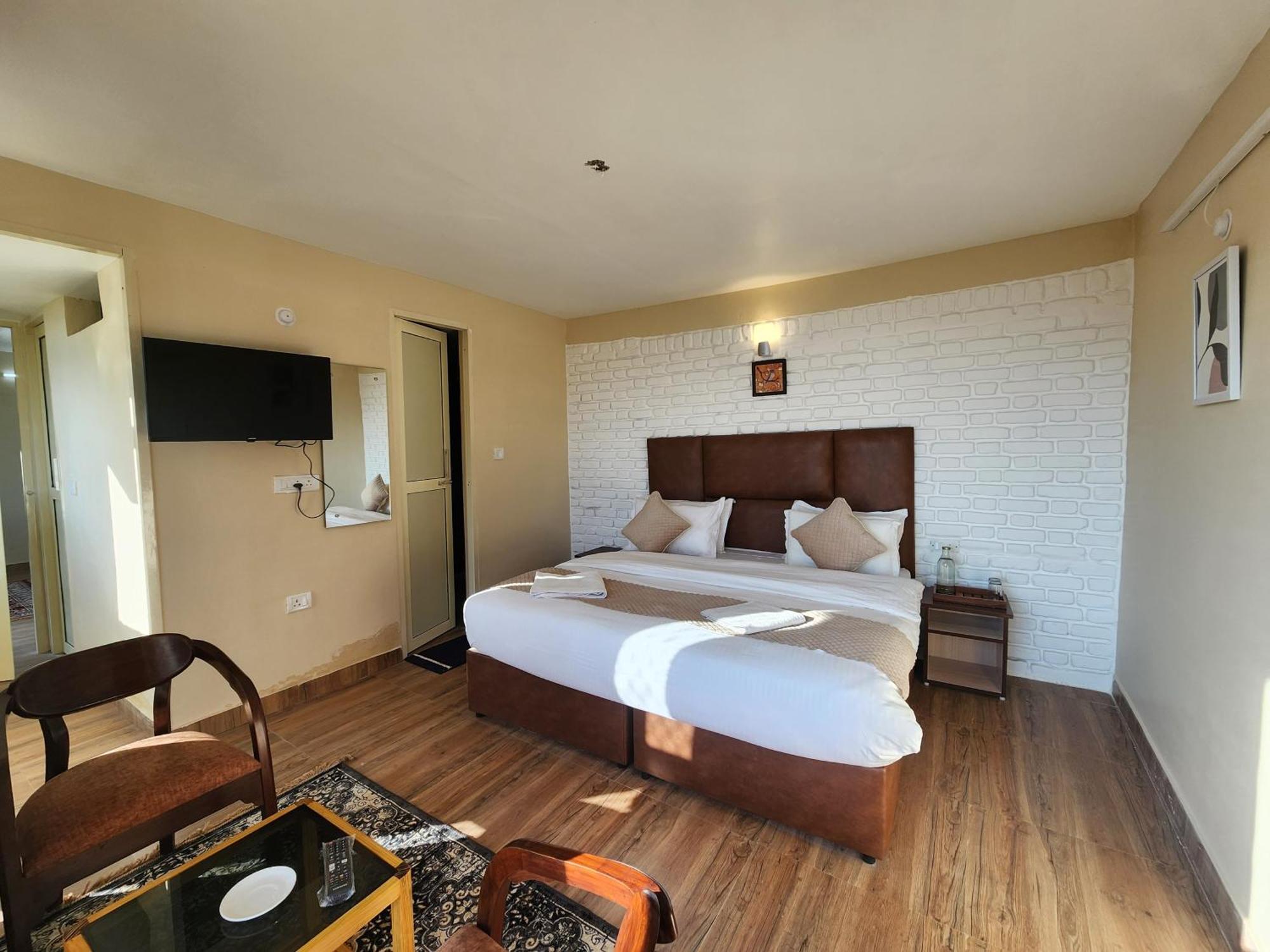 Mountain Golden Ray Apartment มุกเตชวาร์ ภายนอก รูปภาพ