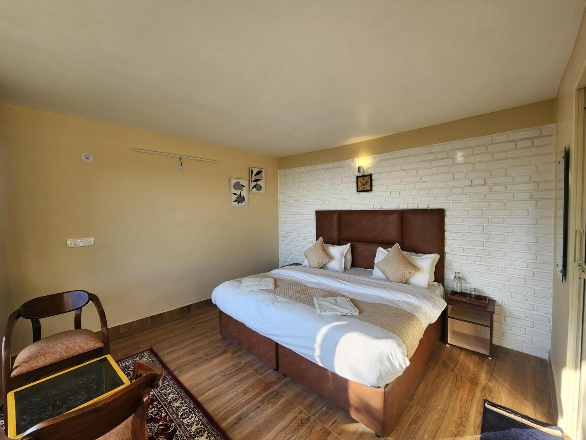 Mountain Golden Ray Apartment มุกเตชวาร์ ภายนอก รูปภาพ