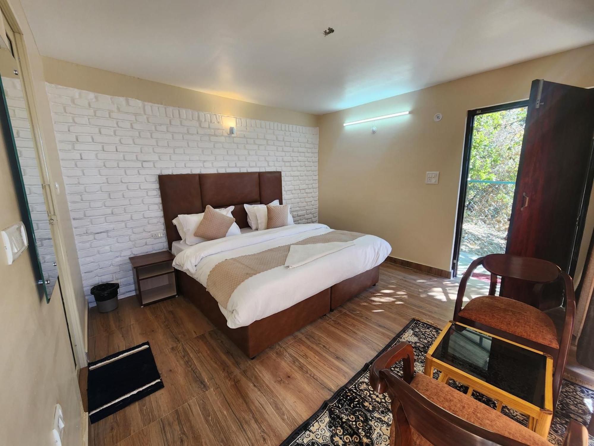 Mountain Golden Ray Apartment มุกเตชวาร์ ภายนอก รูปภาพ
